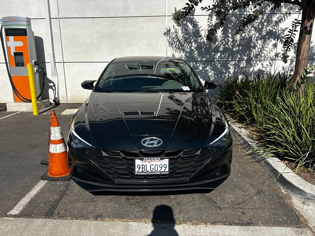 Used 2022 Black Hyundai SEL image 3