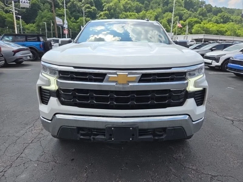 Used 2025 White Chevrolet LT image 2
