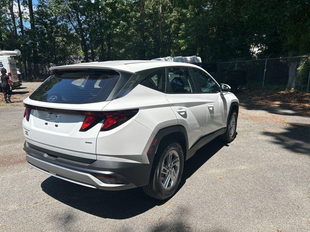 New 2026 White Hyundai SE AWD image 5