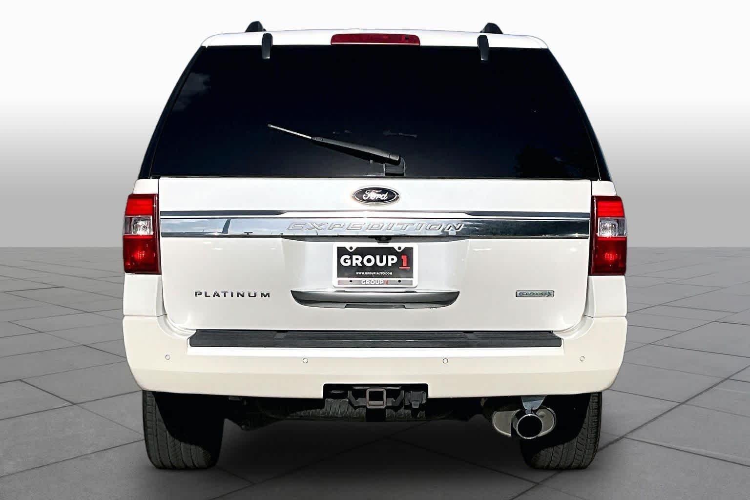 Used 2016 White Platinum Metallic Tri-Coat Ford Platinum image 5