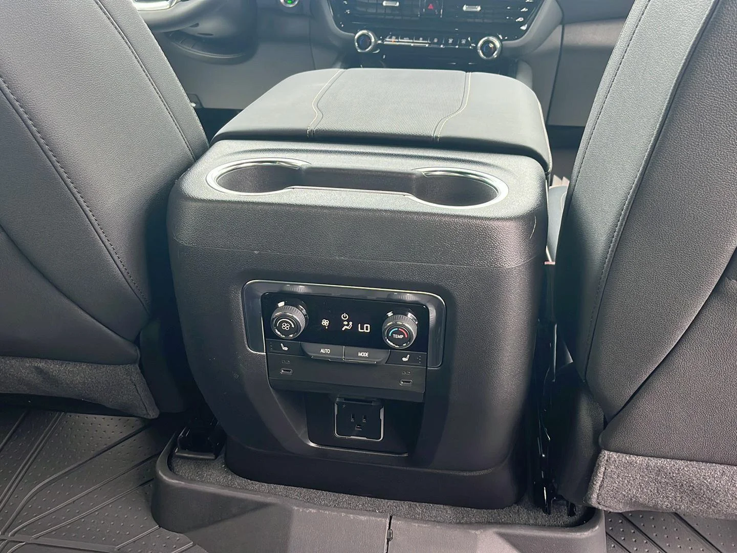 New 2026 Polar White Tricoat Chevrolet Premier image 31