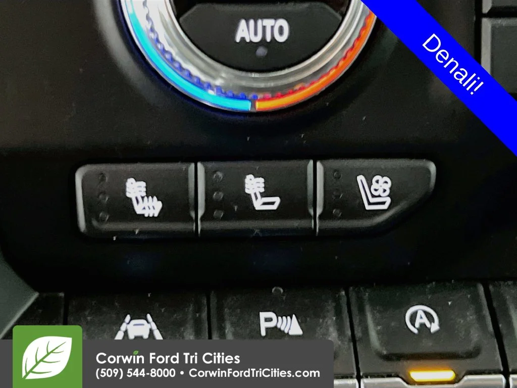 Used 2021 Onyx Black GMC Denali image 23