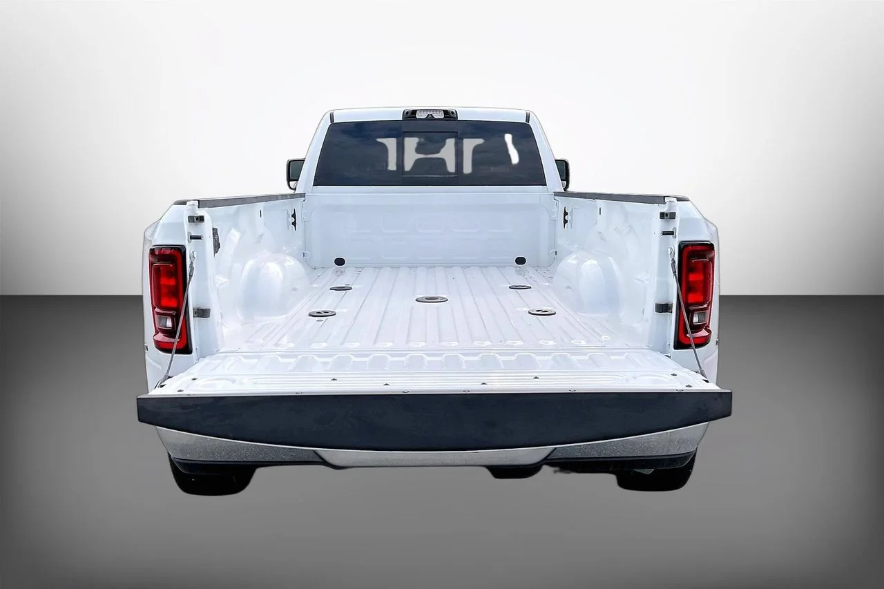 New 2026 Bright White Clear-Coat Exterior Paint RAM Tradesman image 21