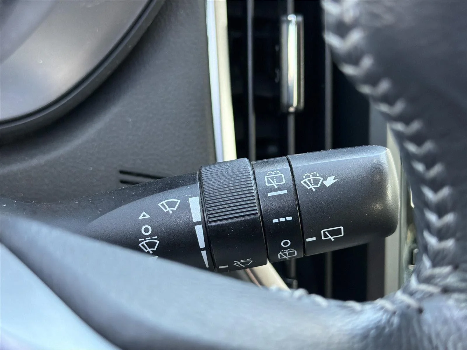 Used 2022  SUBARU 2.5IPREM image 21
