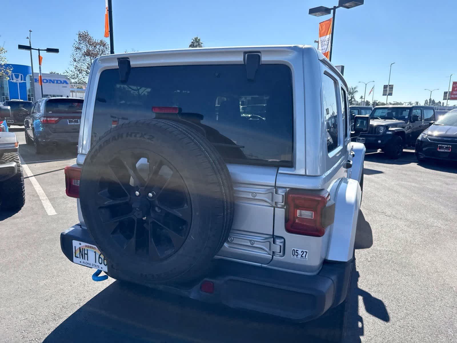 Used 2024 Silver Zynith Clearcoat Jeep Sahara image 19