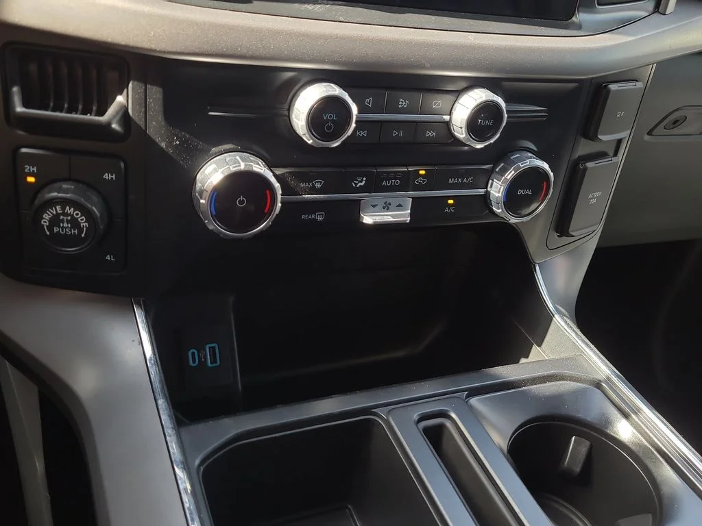 Used 2024 Black Ford XLT image 26