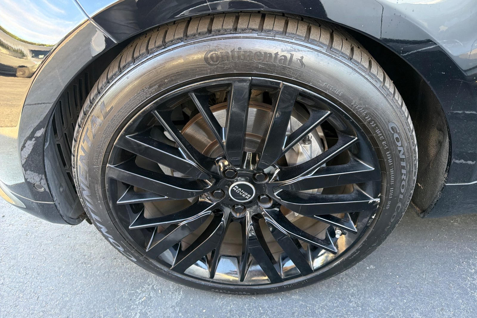 Used 2019 Black Land Rover HSE image 7