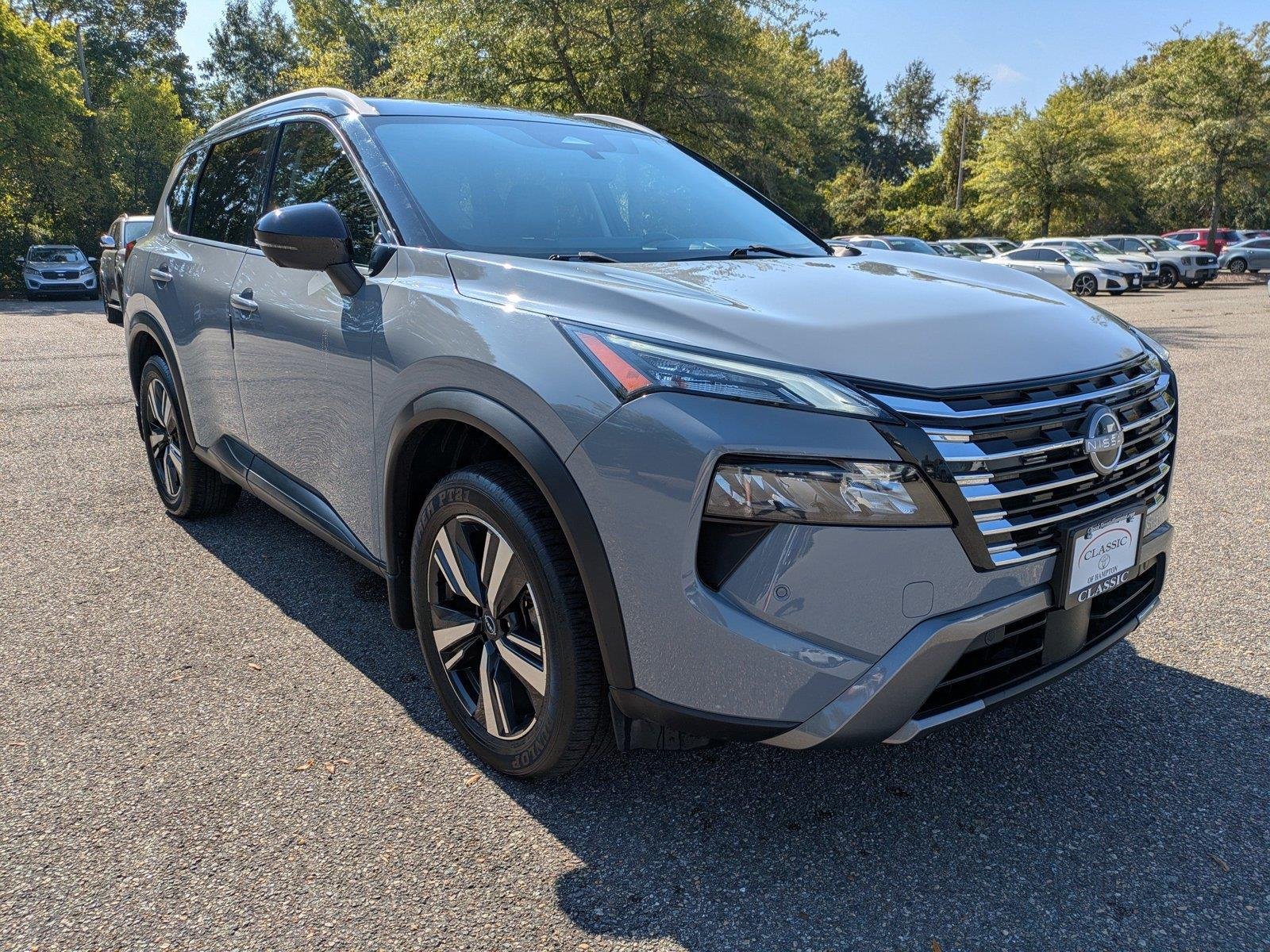 Used 2024 Boulder Gray Pearl/Super Black Nissan SL image 1