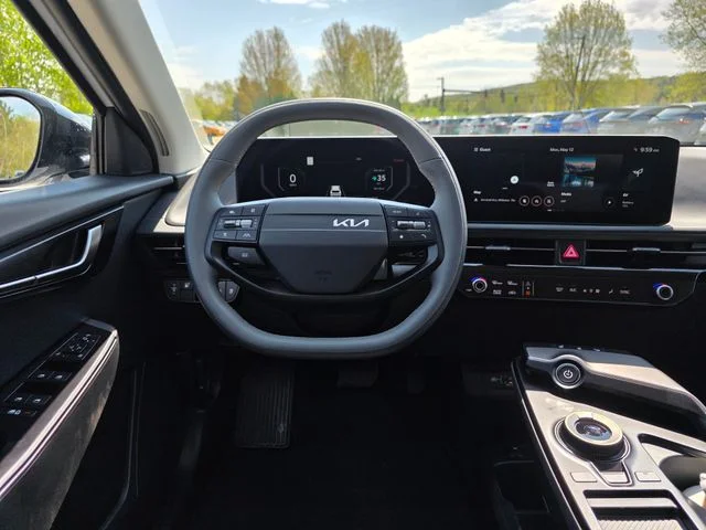 New 2026 Glacial White Pearl Kia Wind image 18