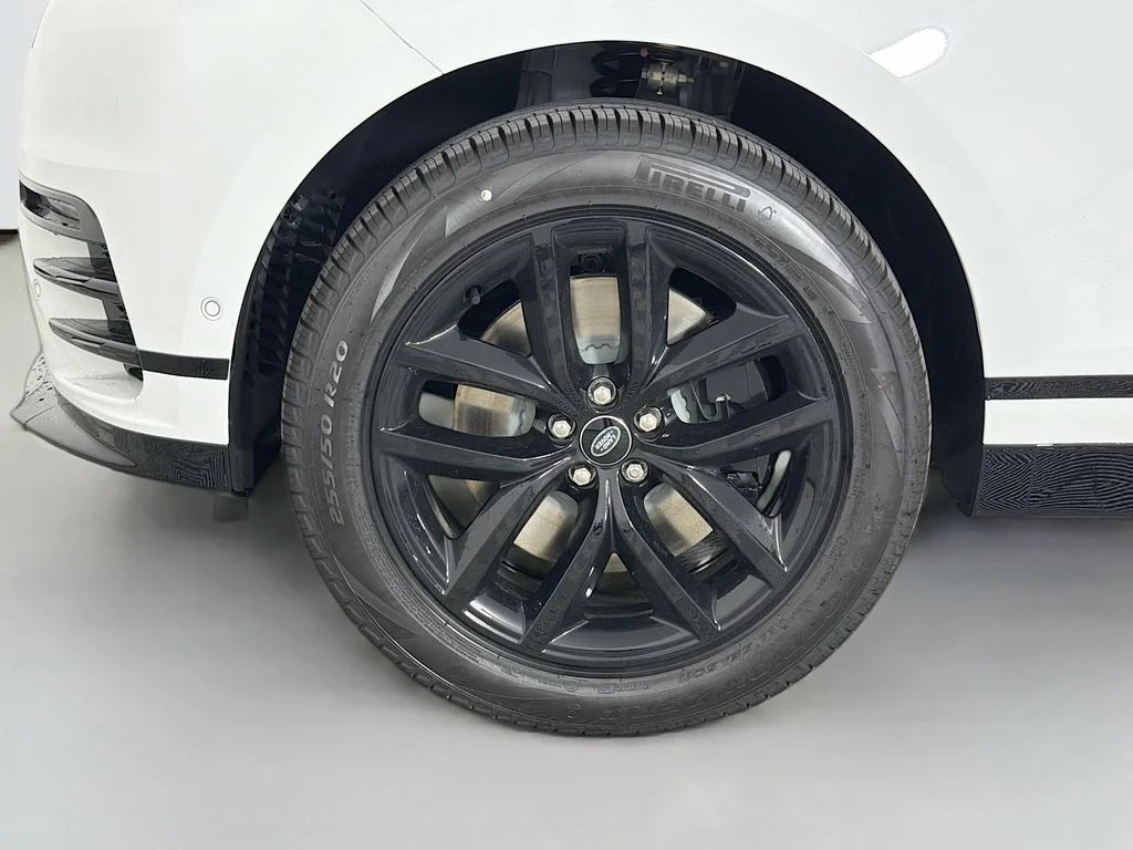 New 2026 Fuji White Land Rover Dynamic SE image 33