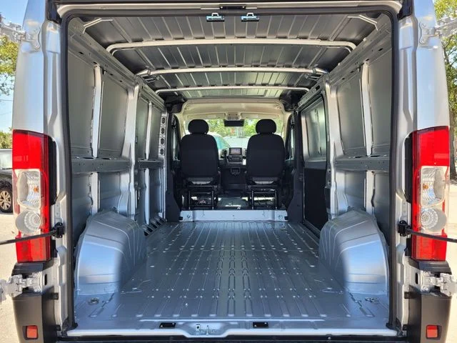New 2025 Bright Silver Metallic Clear-Coat Exterior Paint RAM Low Roof image 9