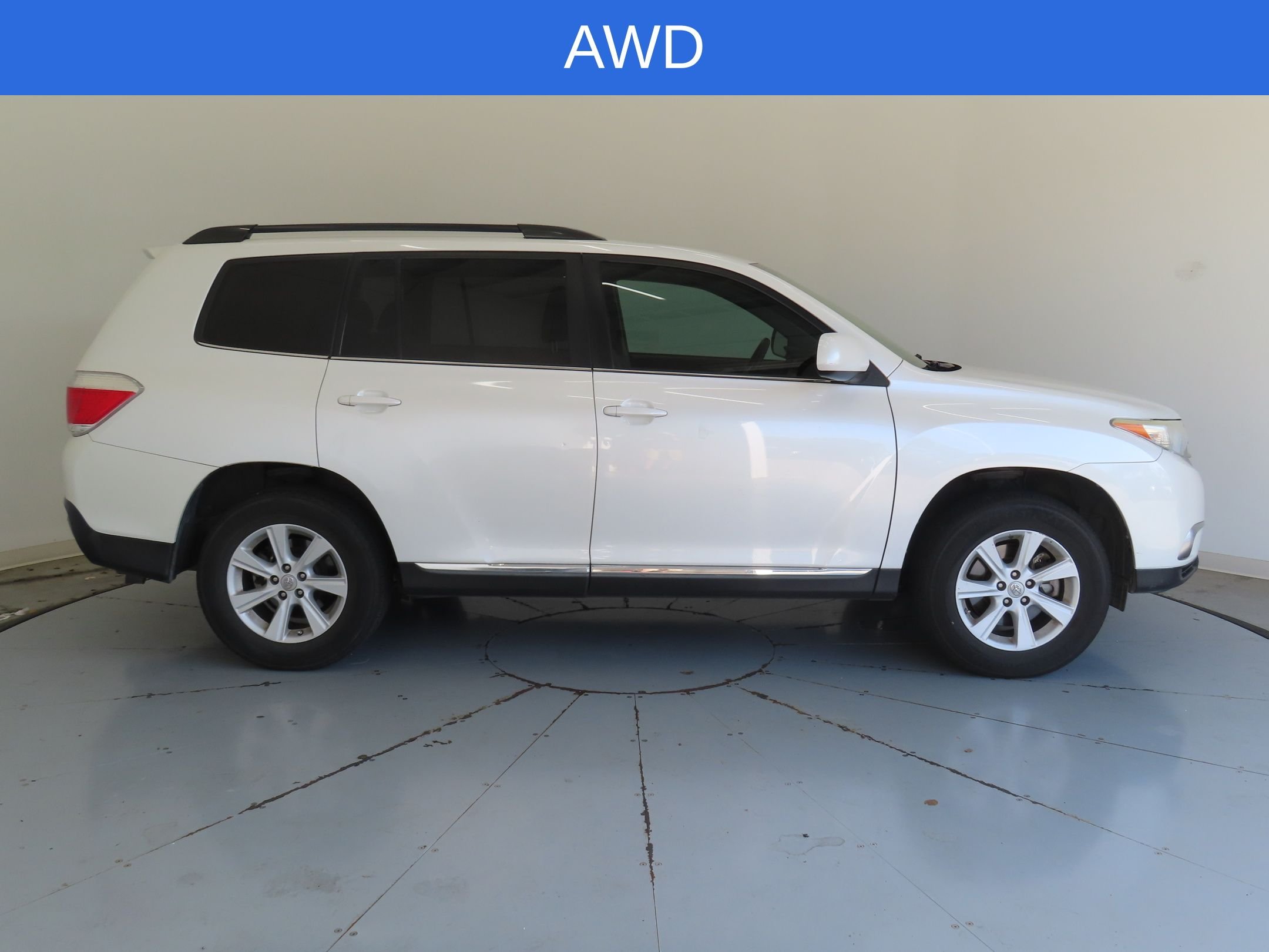 Used 2012 White Toyota Base image 2