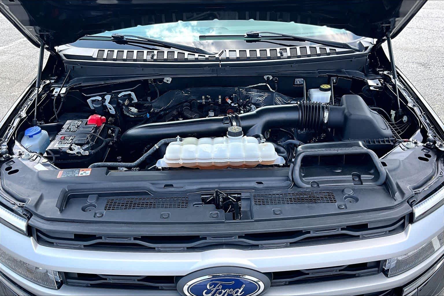 Used 2024 Agate Black Metallic Ford XLT image 32