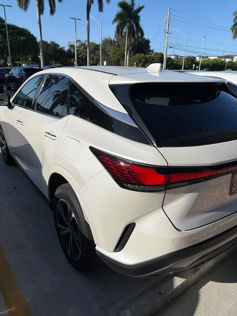 Used 2023 Eminent White Pearl Lexus  image 4