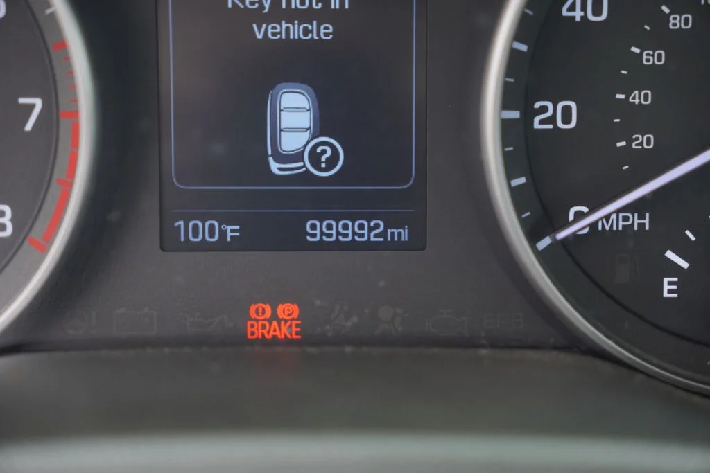 Used 2017 Silver Hyundai Value Edition image 5