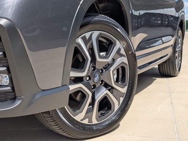 New 2026 MAGNETITE GRAY METALLIC Subaru Limited 7-Passenger image 2