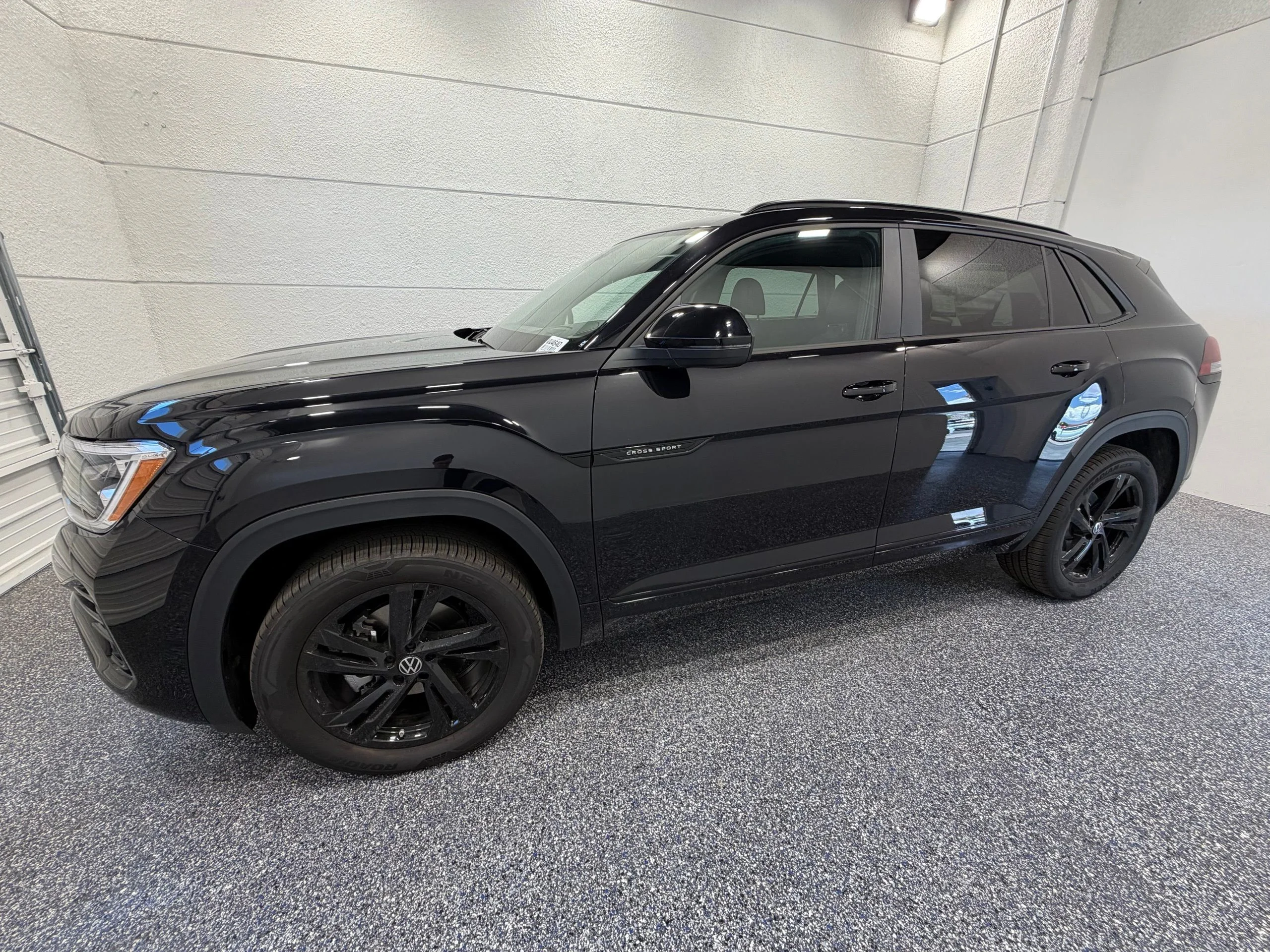 2026 Volkswagen Atlas Cross Sport SEL R-LINE - Photo 2