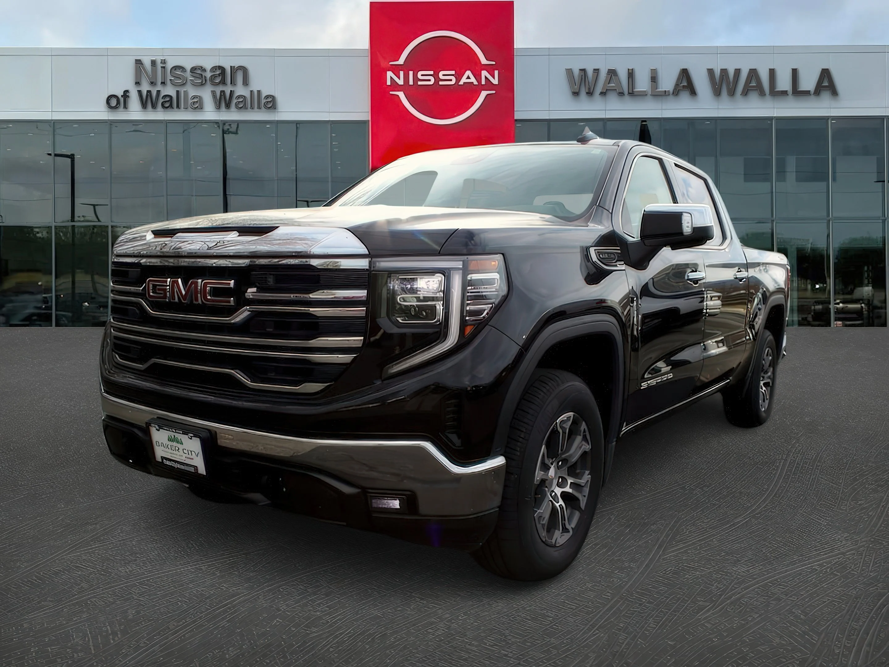 2024 GMC Sierra 1500 SLT - Photo 3