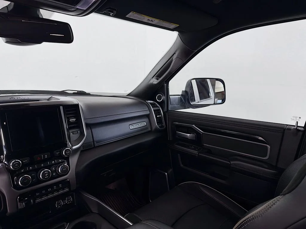 Used 2022  Ram Laramie image 21