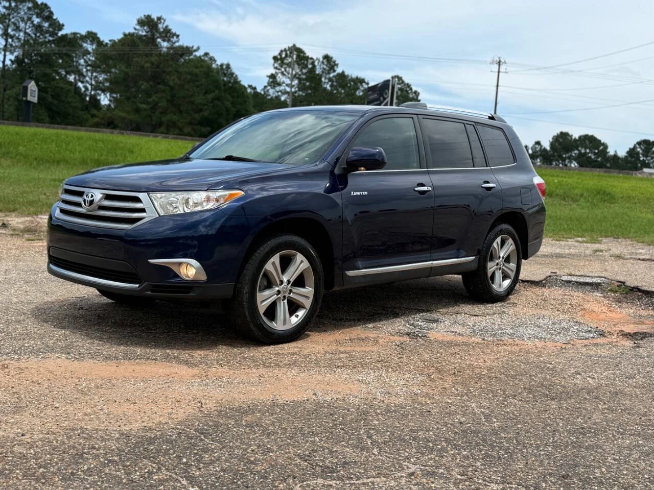 Used 2011 Blue Toyota Limited 4dr SUV image 1