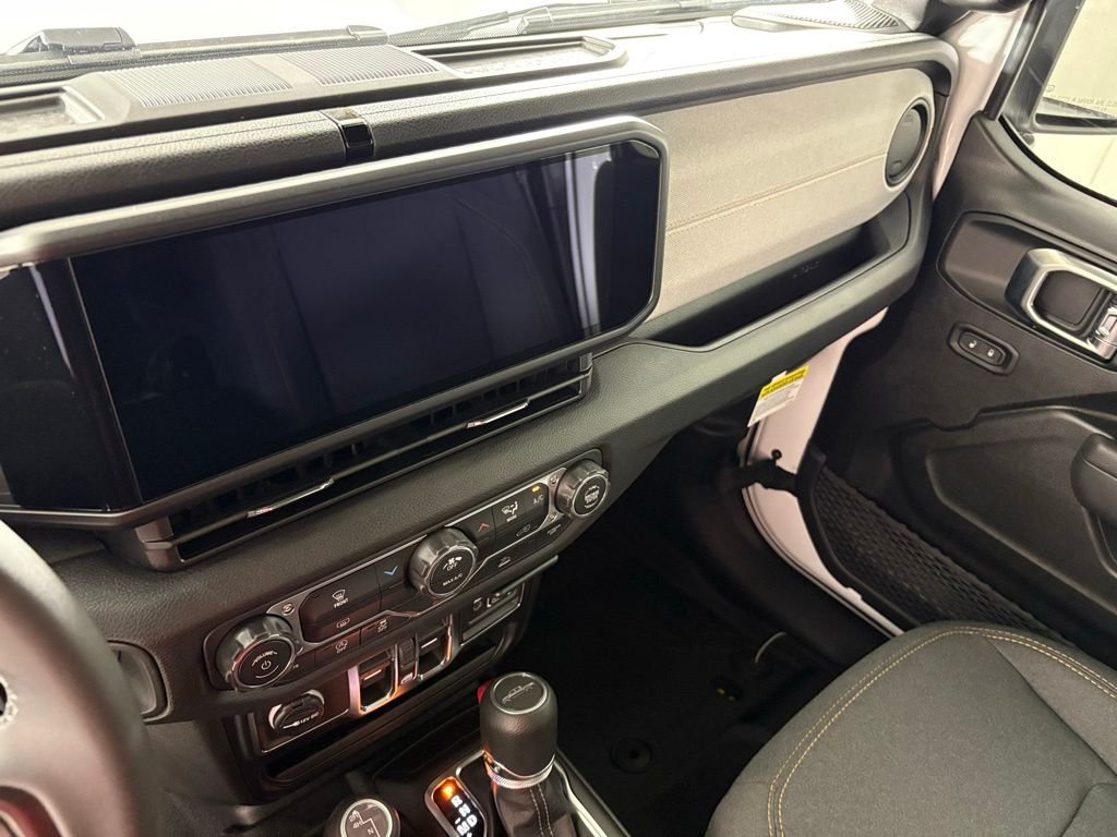 New 2026 Bright White Clear-Coat Exterior Paint Jeep Sport S image 28