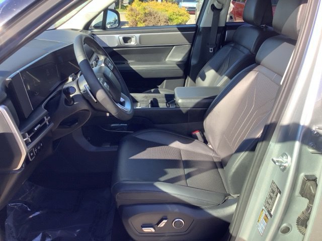Certified Used 2025 Shimmering Silver Hyundai SEL image 9
