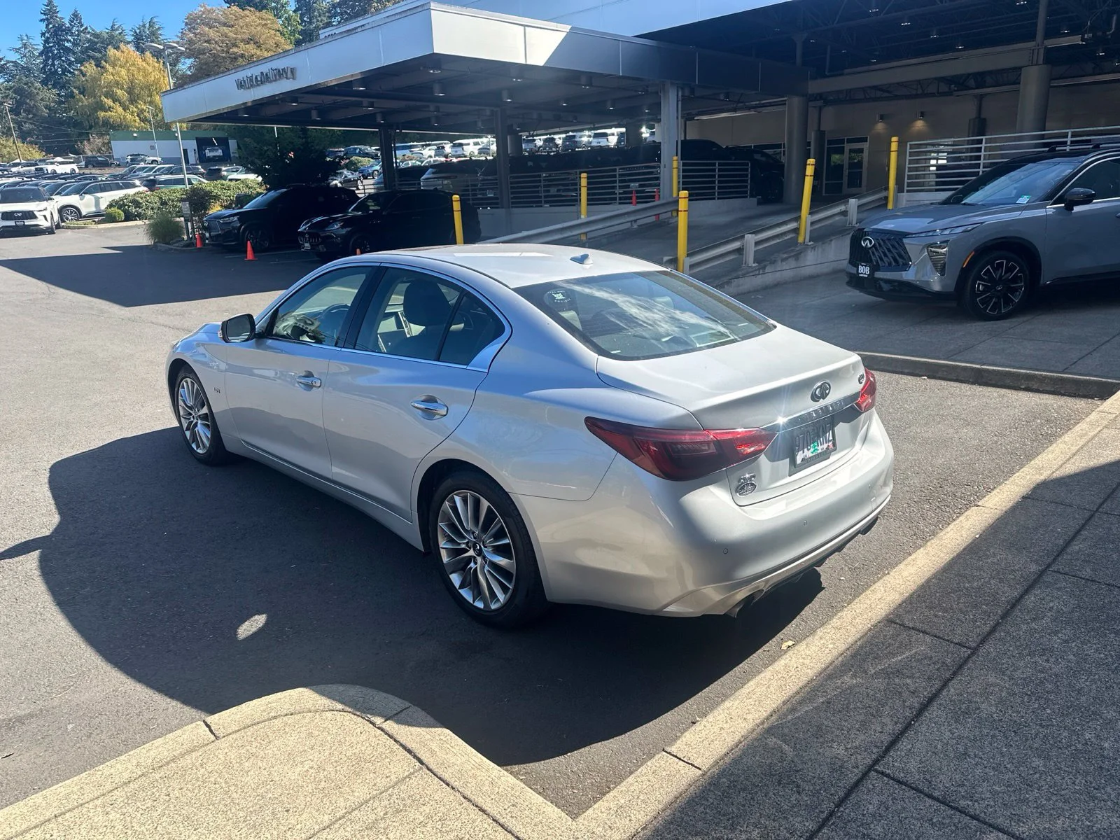 Used 2018 Liquid Platinum INFINITI 3.0t LUXE image 2