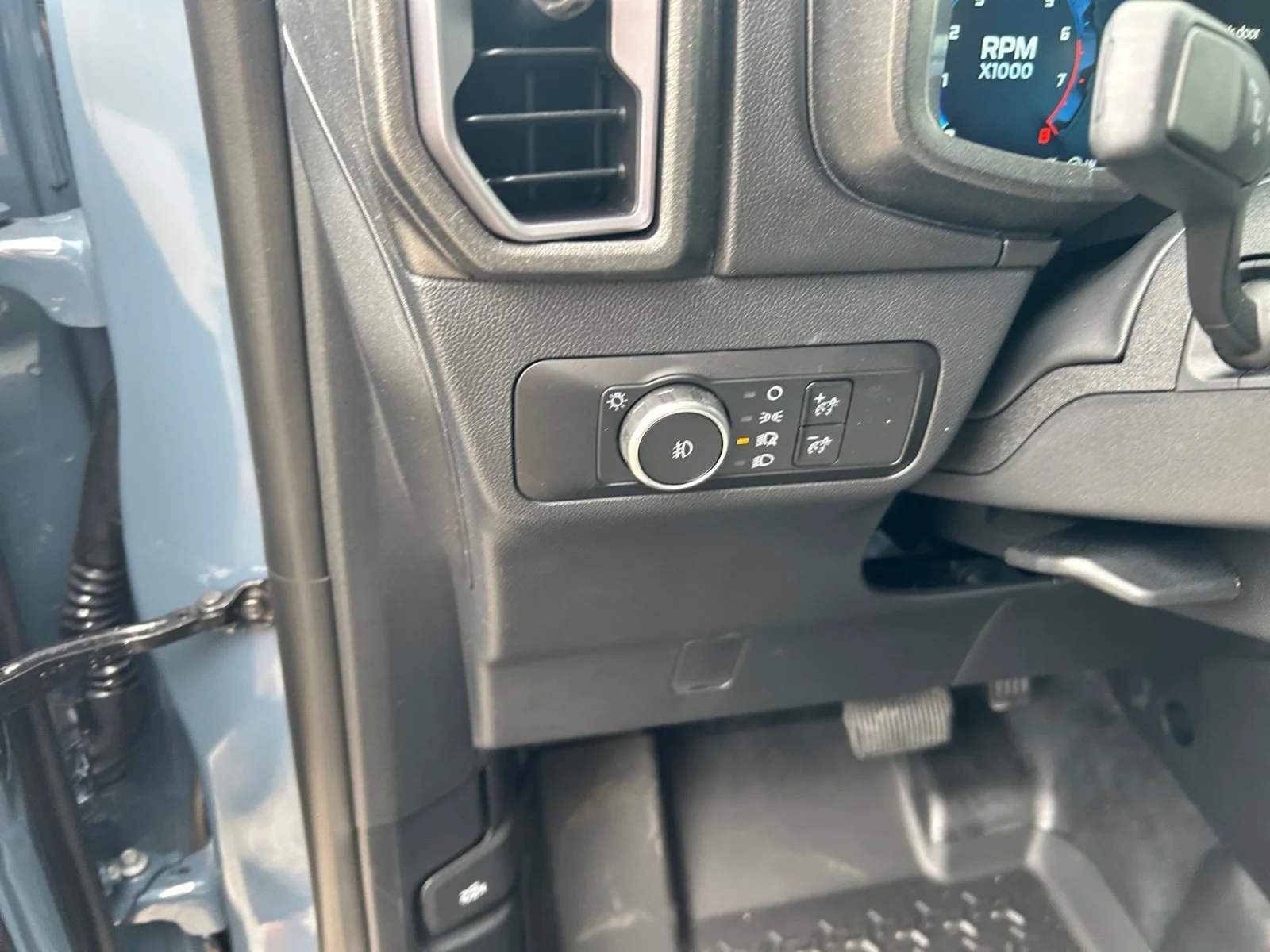 New 2026 Azure Grey Metallic Tri-Coat Ford Badlands image 14