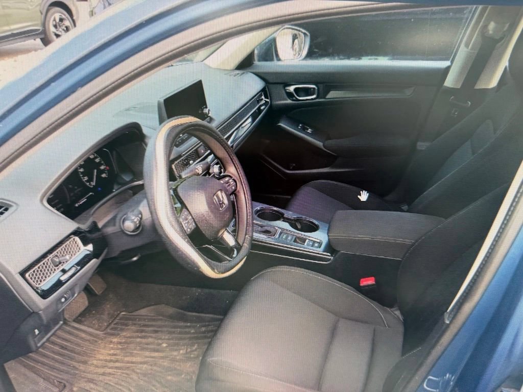 Used 2025  Honda LX image 3