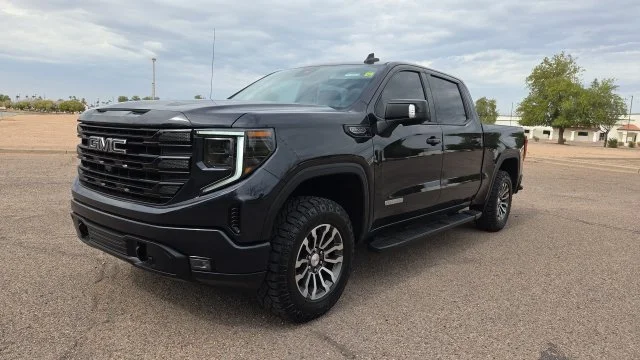 Used 2023 Black GMC Elevation image 3