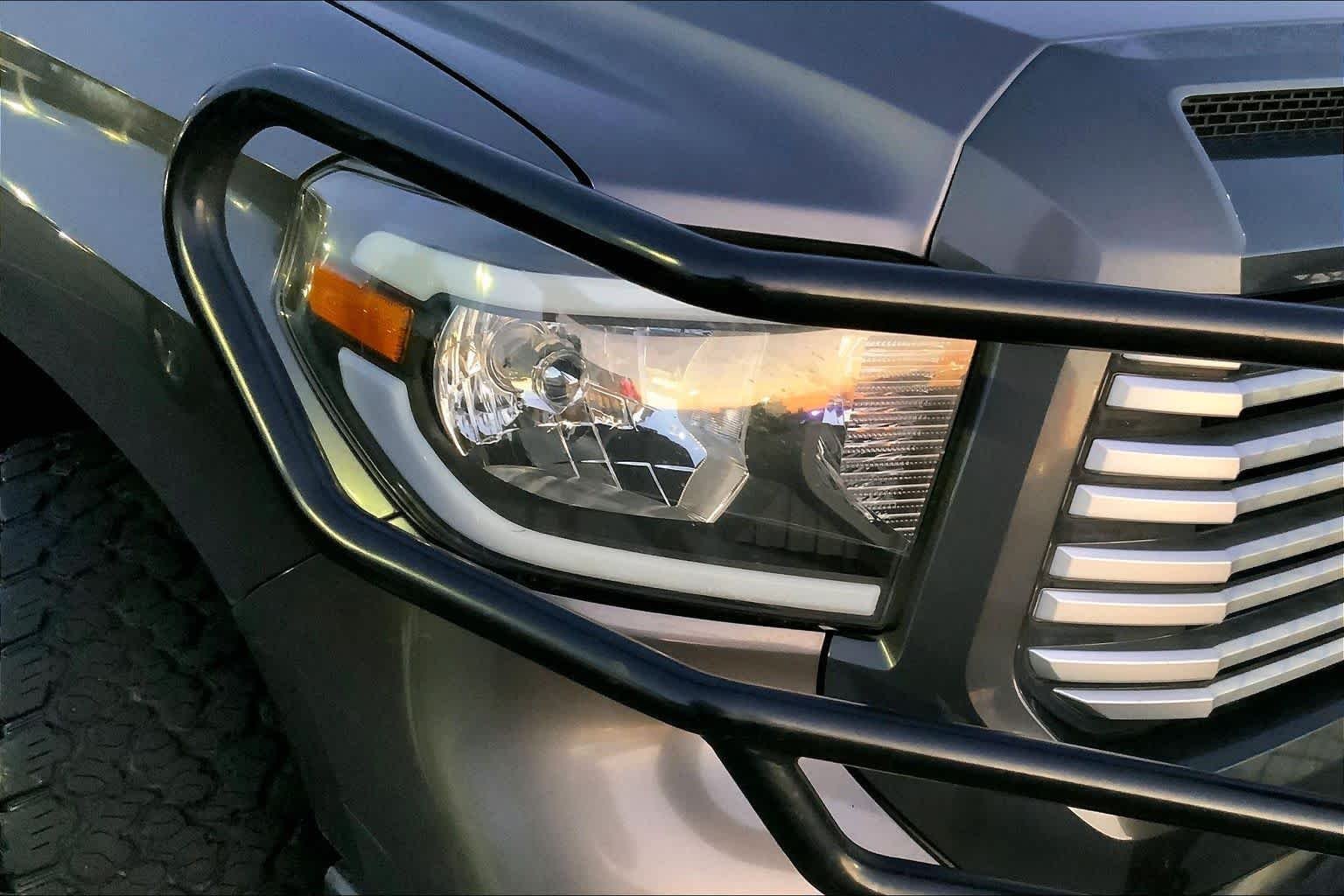 Used 2015 Magnetic Gray Metallic Toyota Platinum image 23