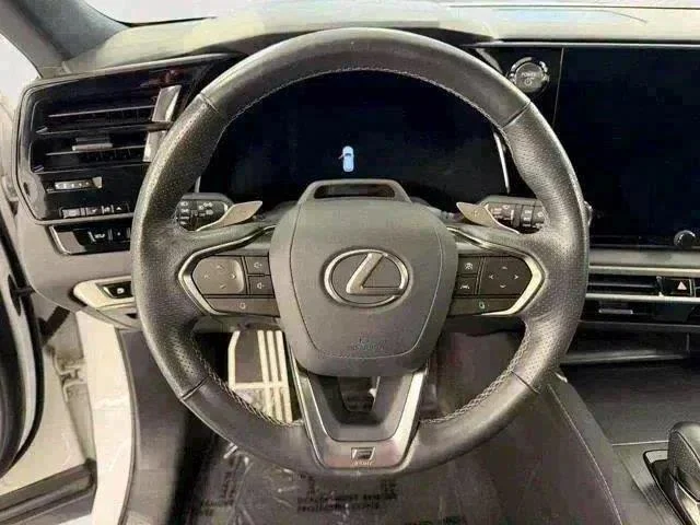 2023 Lexus RX Hybrid 500h - Photo 39