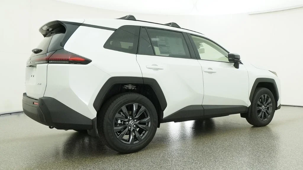 New 2026 Wind Chill Pearl Toyota XLE Premium image 20