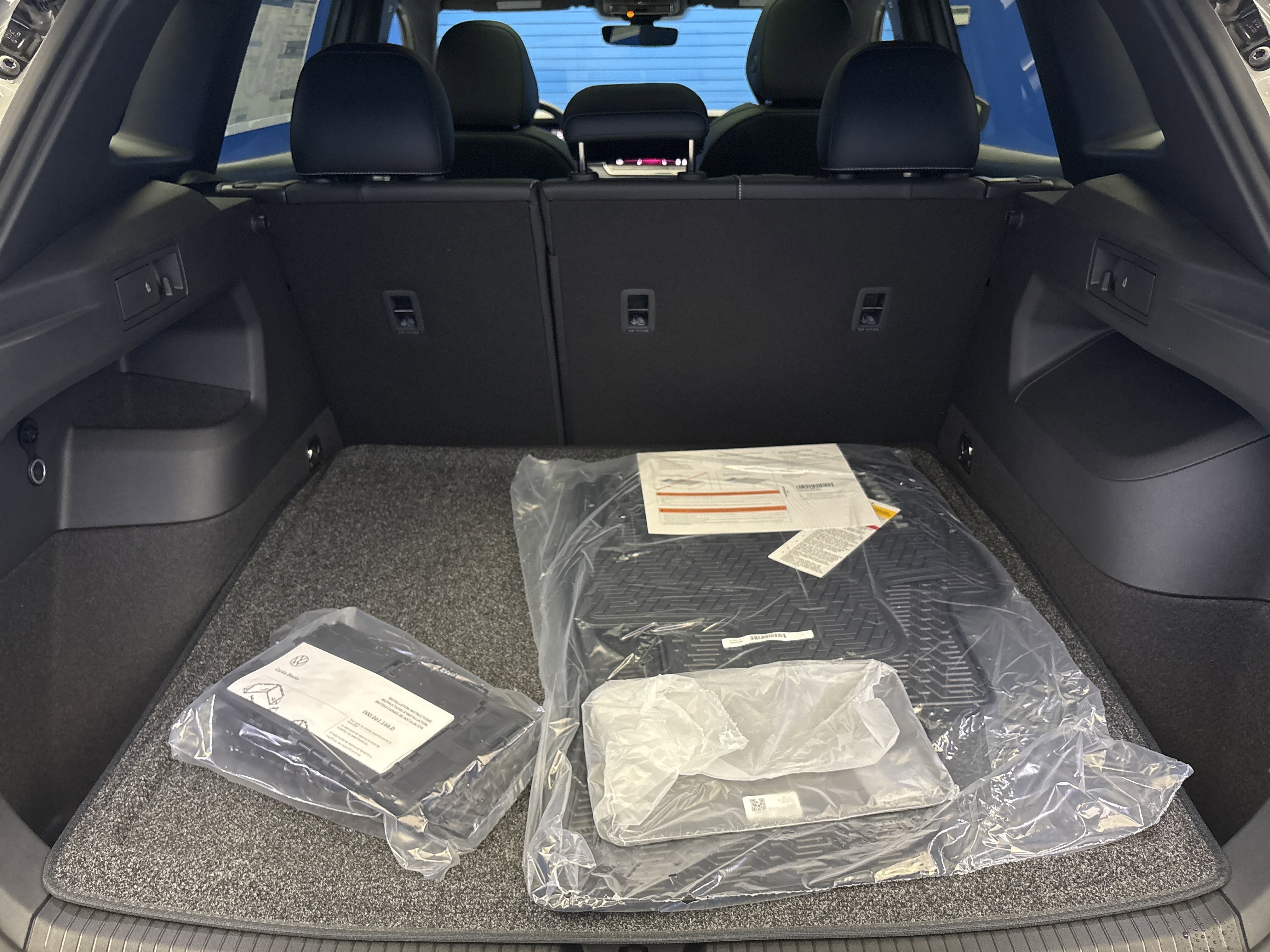 New 2026 Sandstone Volkswagen SE R-Line Black image 27