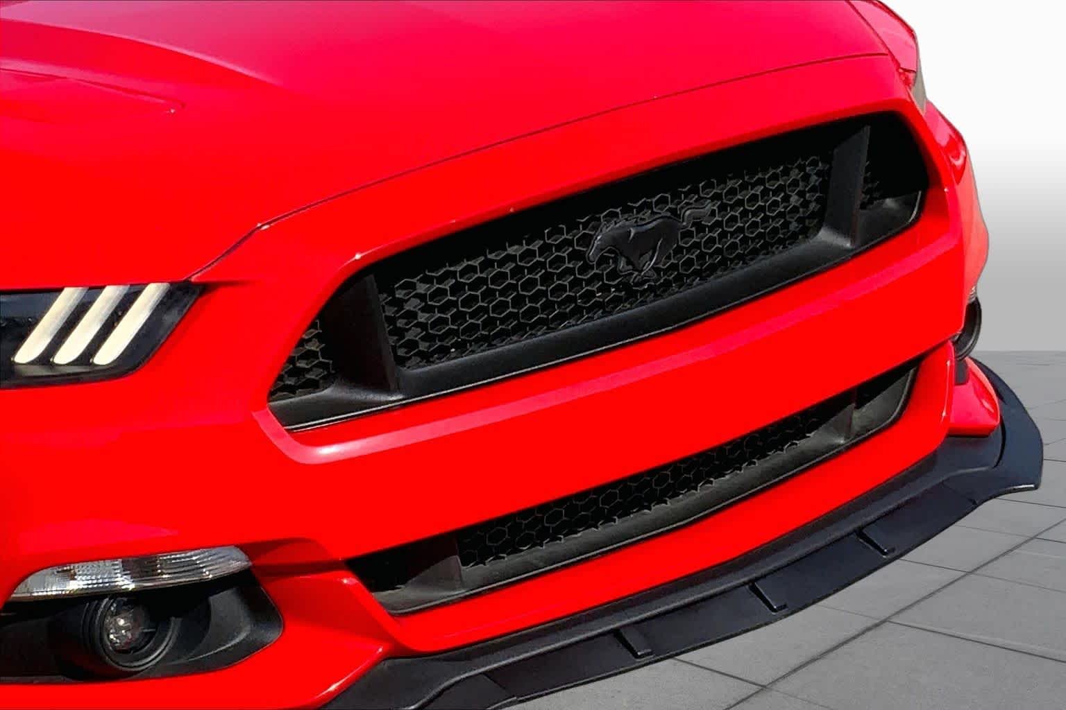 Used 2015 Race Red Ford GT image 23