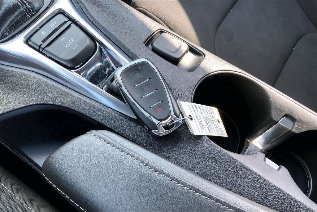 Used 2020 Summit White Chevrolet 1LT image 11