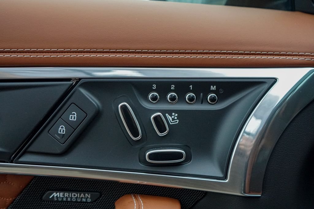 New 2024 Santorini Black Metallic Jaguar P450 image 25