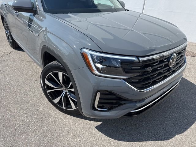 New 2026 Pure Gray Volkswagen 2.0T SEL Premium R-Line image 3