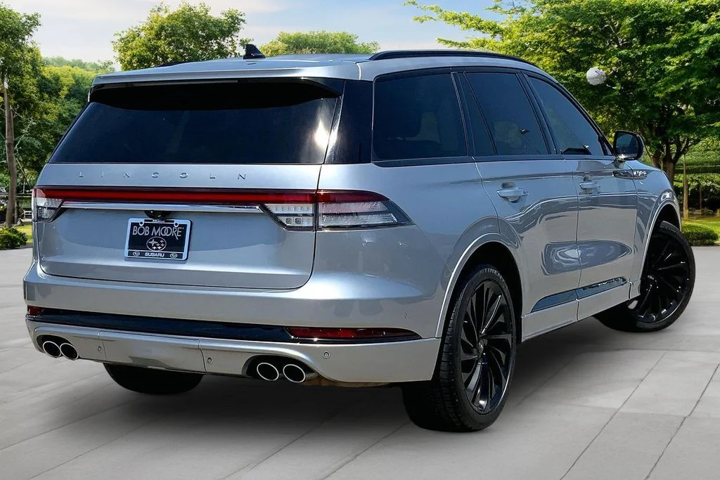 Used 2022 Silver Lincoln Reserve image 6
