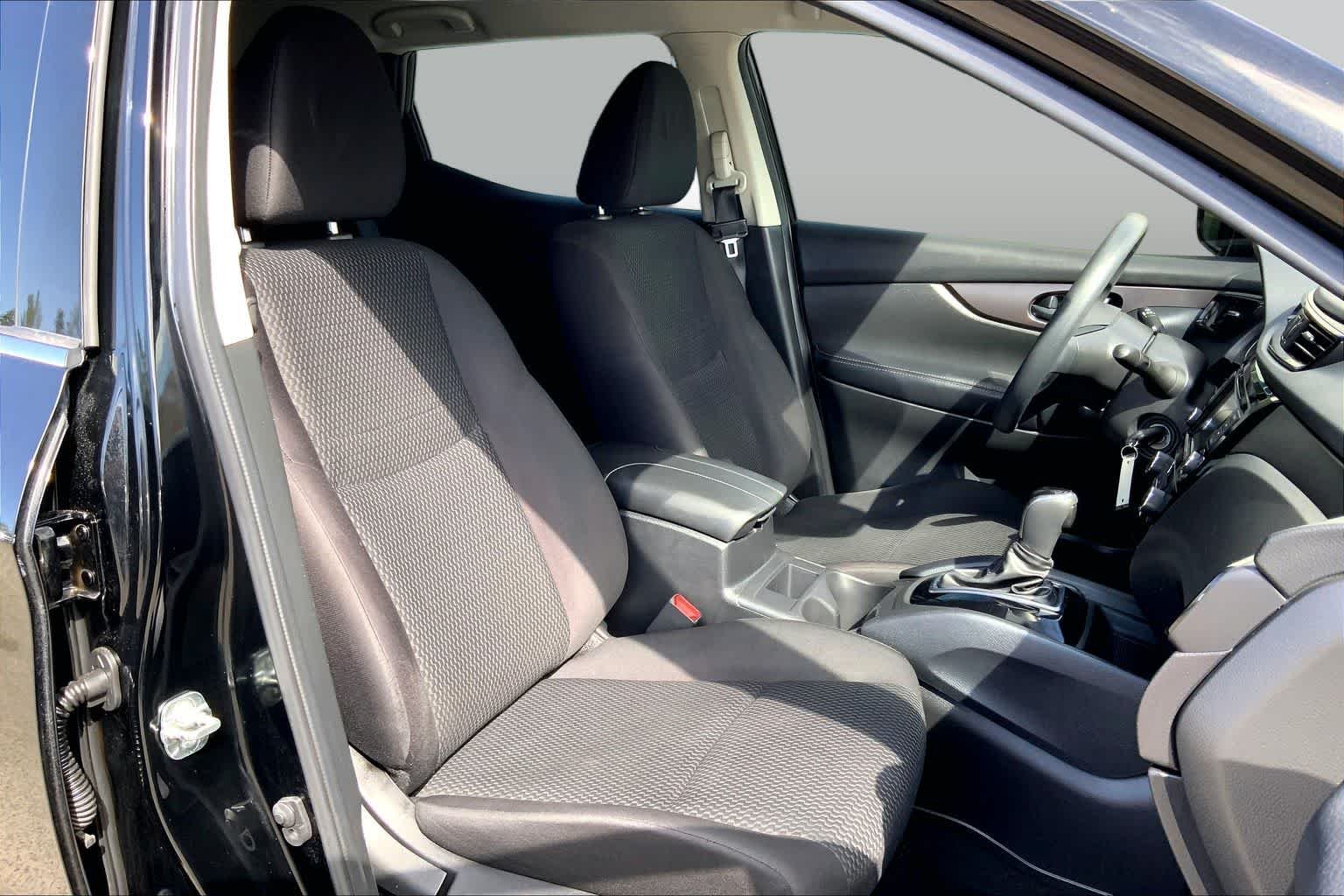 Used 2020 Magnetic Black Pearl Nissan S image 8