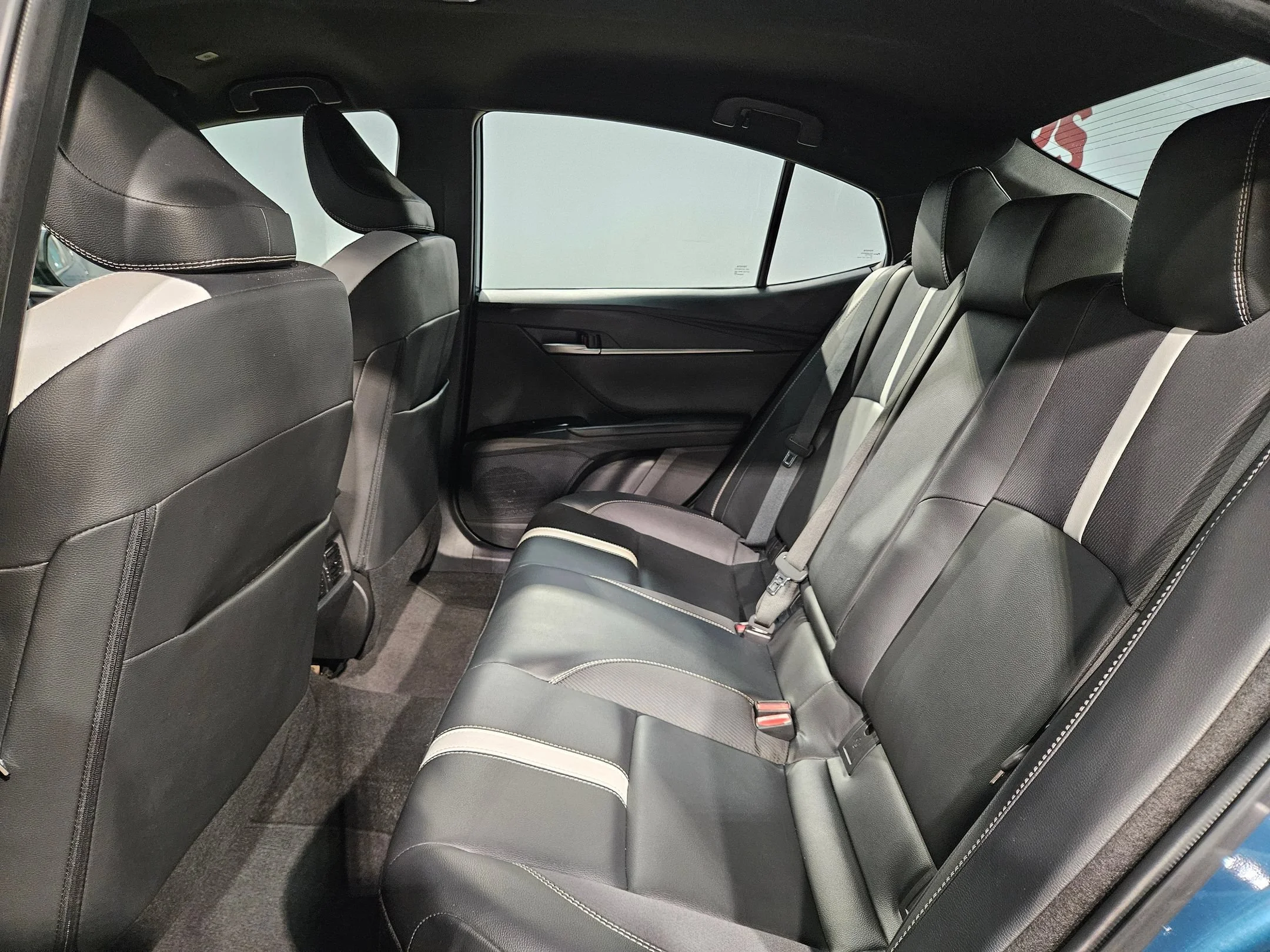 Used 2025 Ocean Gem Toyota SE image 36