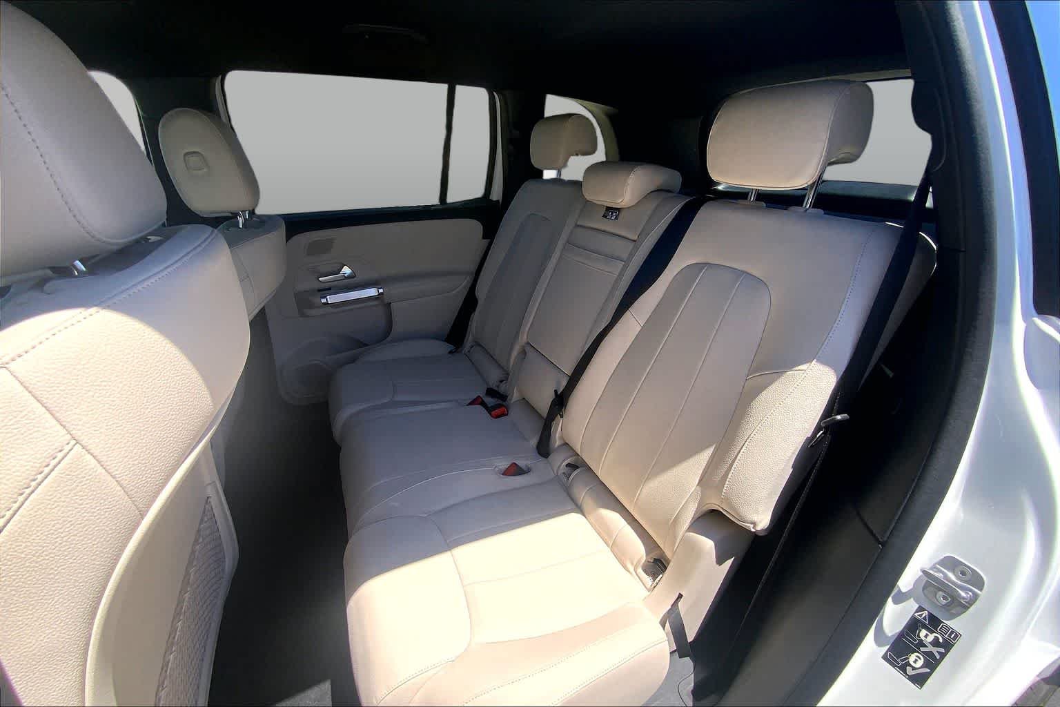 Certified Used 2025 Polar White Mercedes-Benz GLB 250 image 19