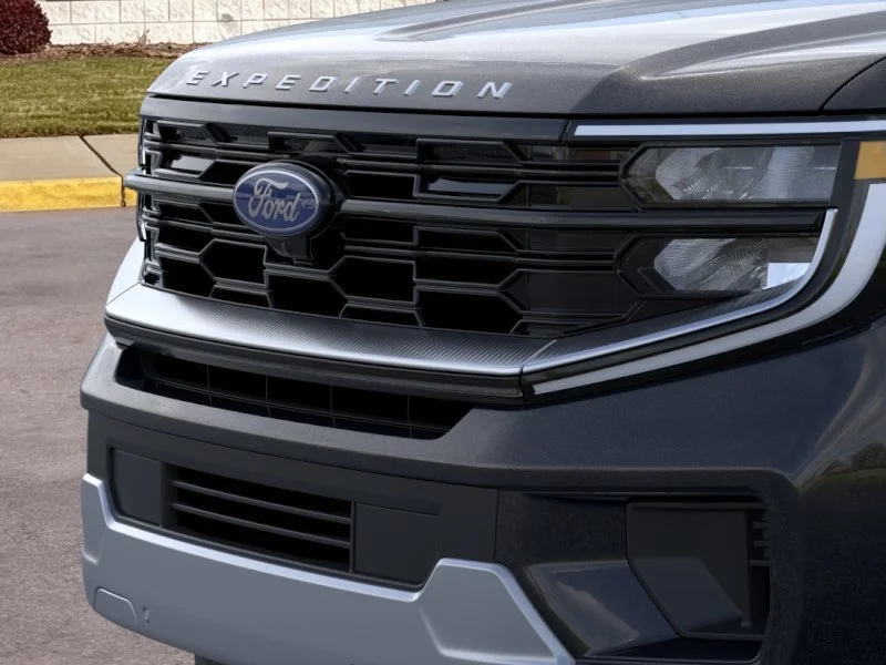 New 2026 Agate Black Metallic Ford MAX Platinum® image 18