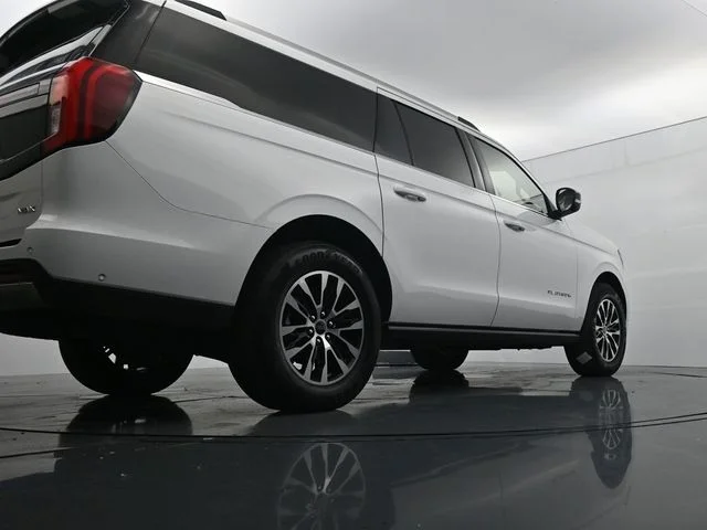 Used 2025 White Ford Platinum image 42