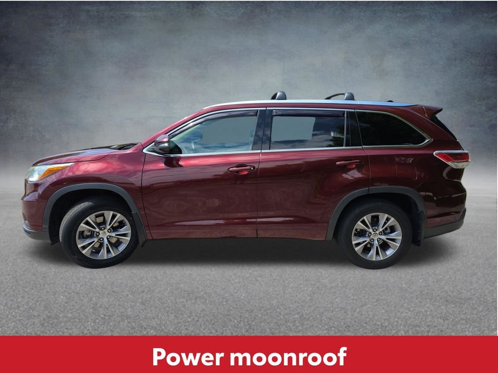Used 2015 Red Toyota XLE V6 image 10
