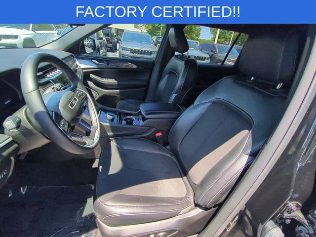 Used 2021 Black Jeep Altitude image 16