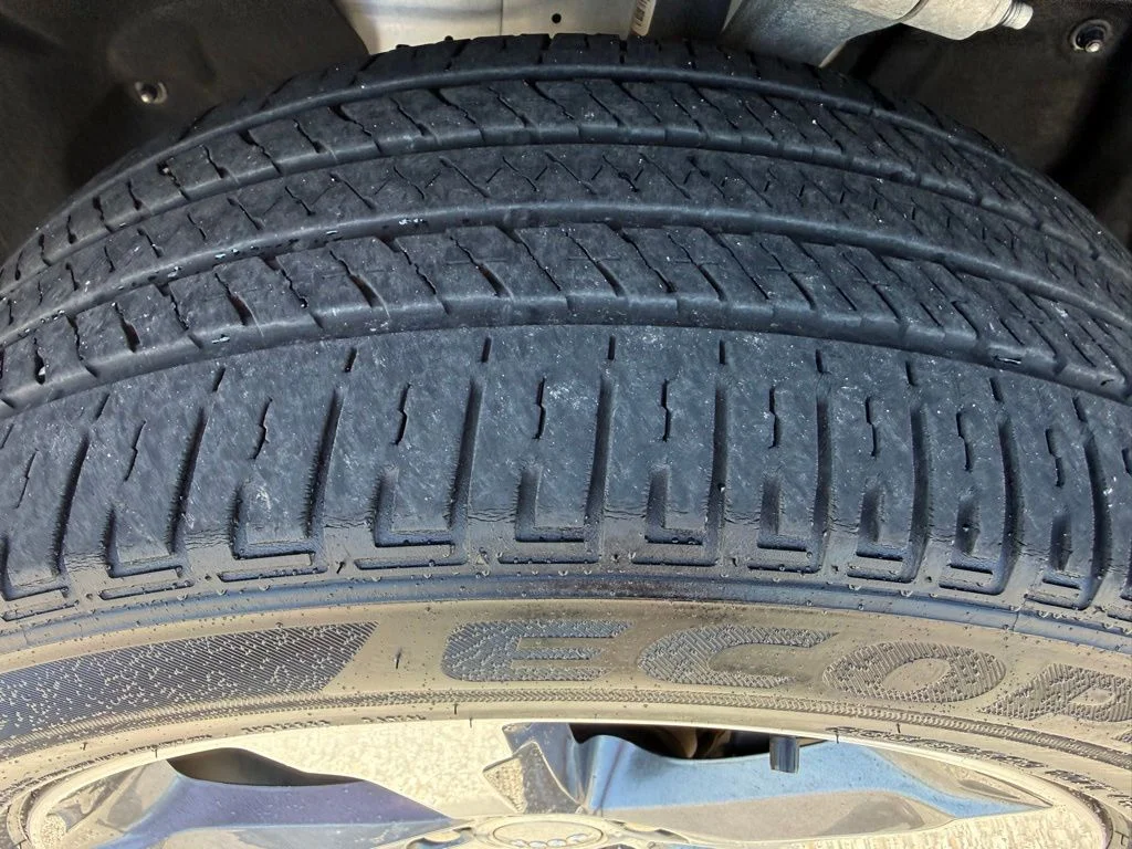 Used 2023 White/off-white Jeep Limited image 21