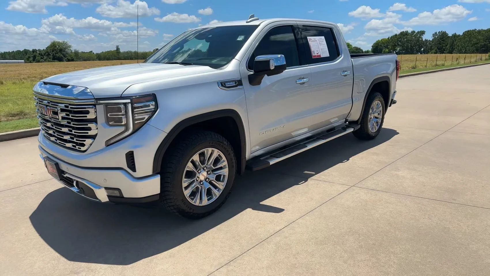 Used 2022 Quicksilver Metallic GMC Denali image 5
