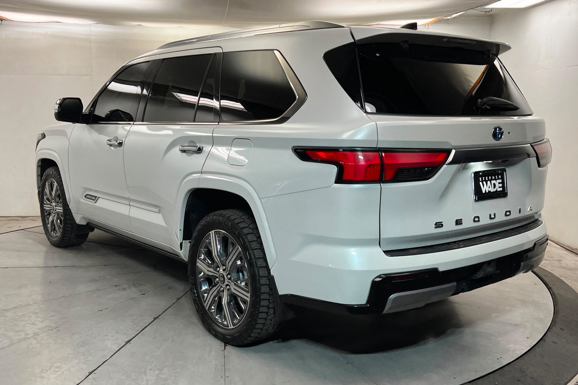 Used 2023 Wind Chill Pearl Toyota Capstone image 3