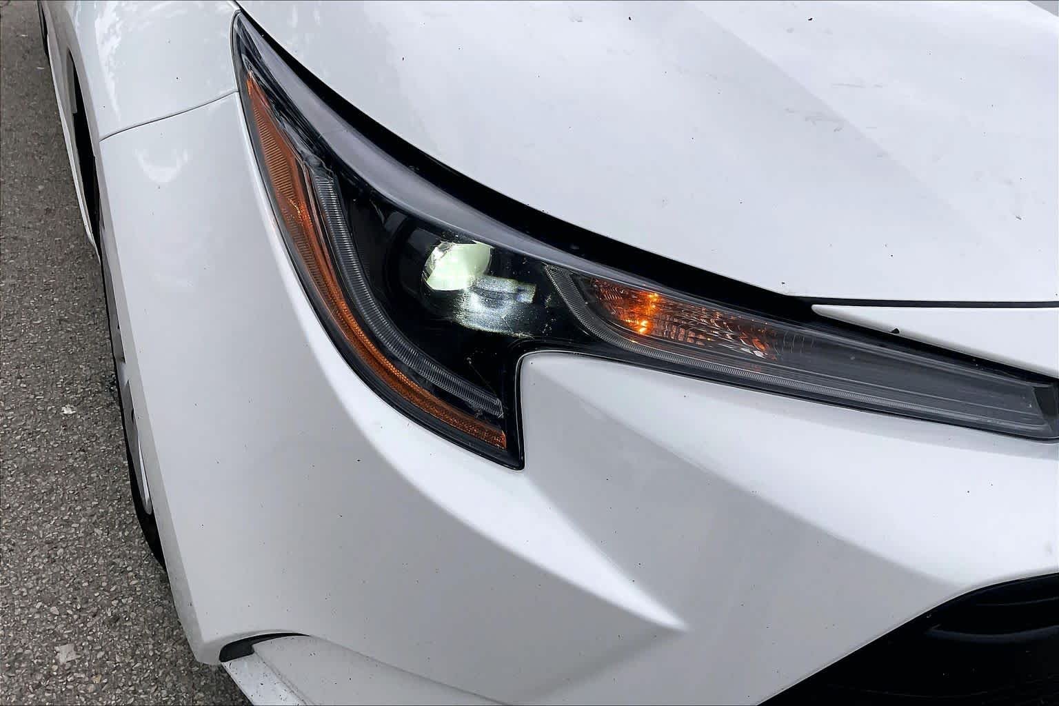 Used 2024 Ice Cap Toyota LE image 27